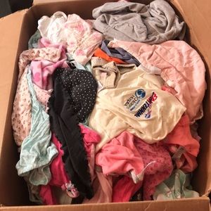 Babygirl clothes 25 pieces 4 30$ newborn to 3-6 I